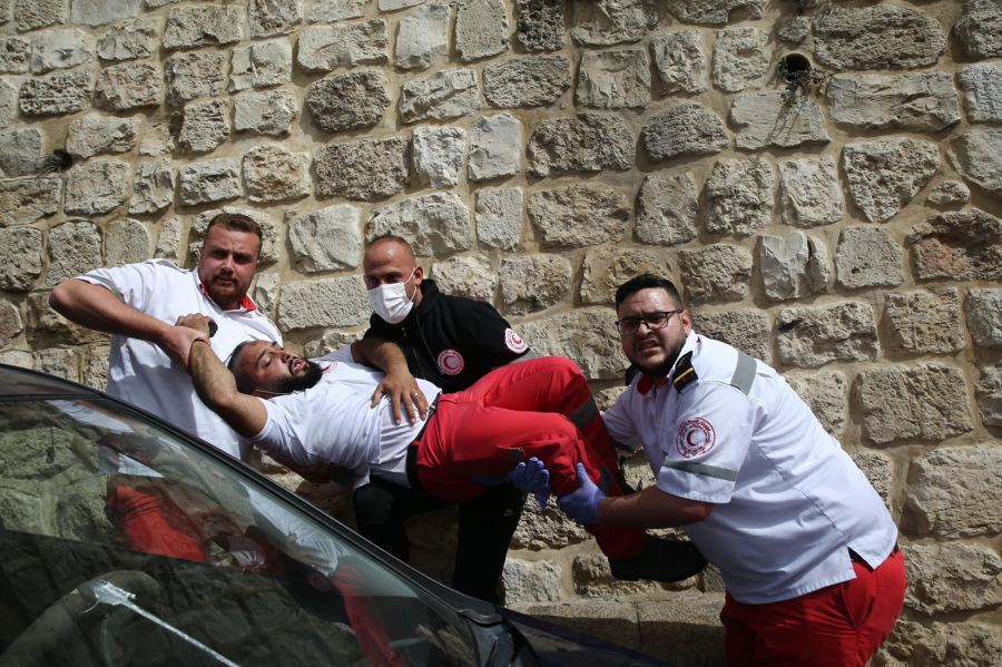 اندلاع مواجهات عنيفة في شوارع القدس 